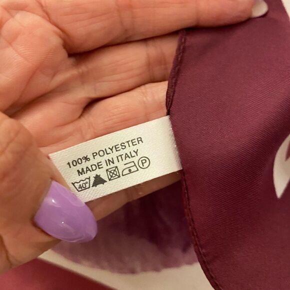 Pierre Cardin scarf 35x35 inch - Picture 5 of 5